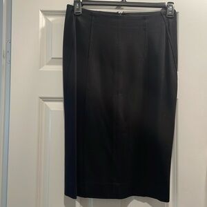 White House black market size 6 skirt - like new condition